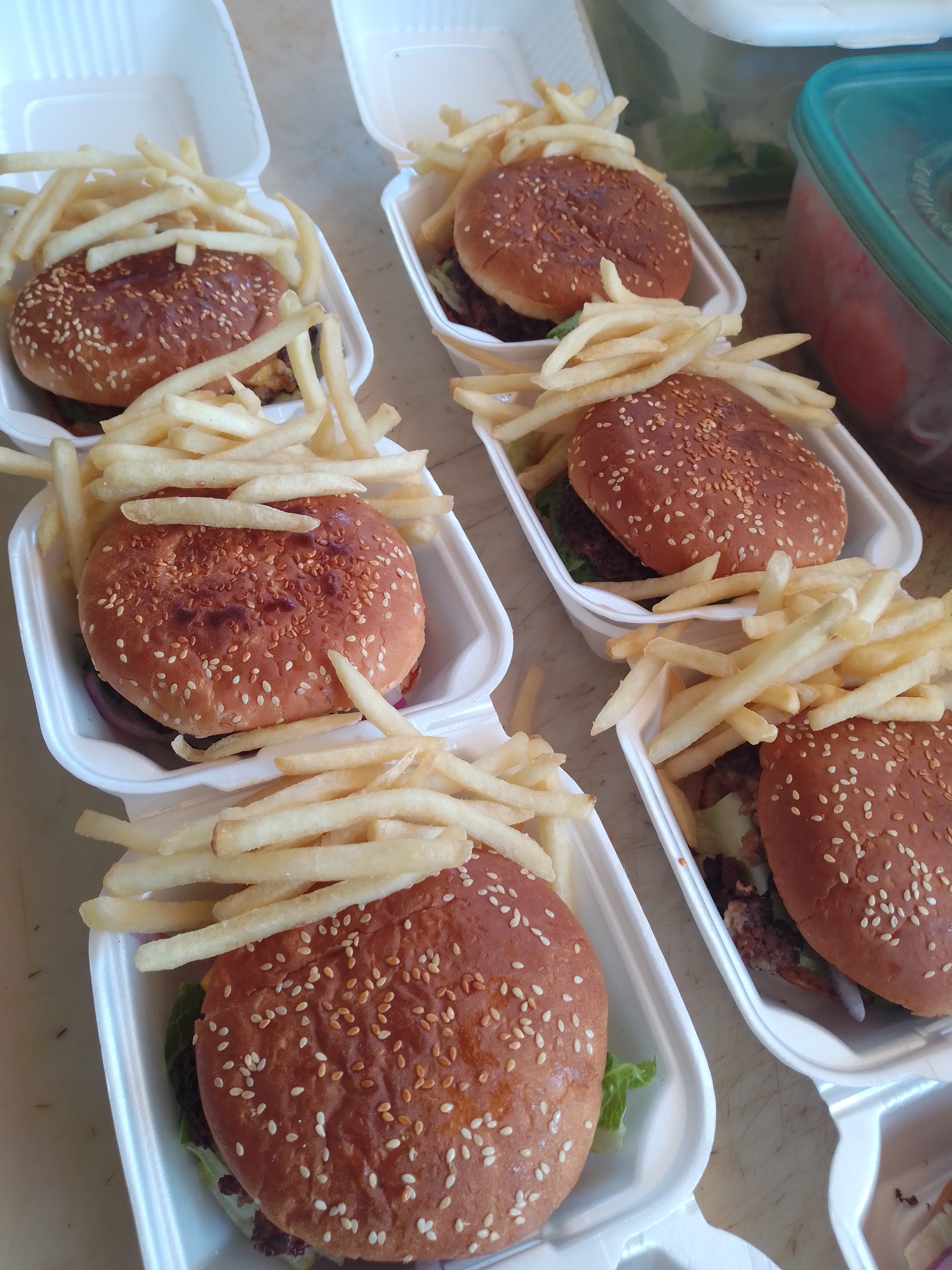 Hamburguesas La Colonia image 4