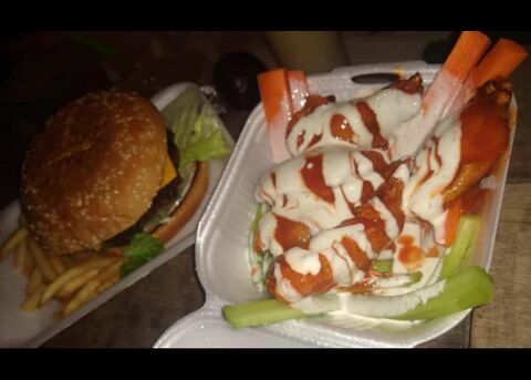 Hamburguesas La Colonia image 6