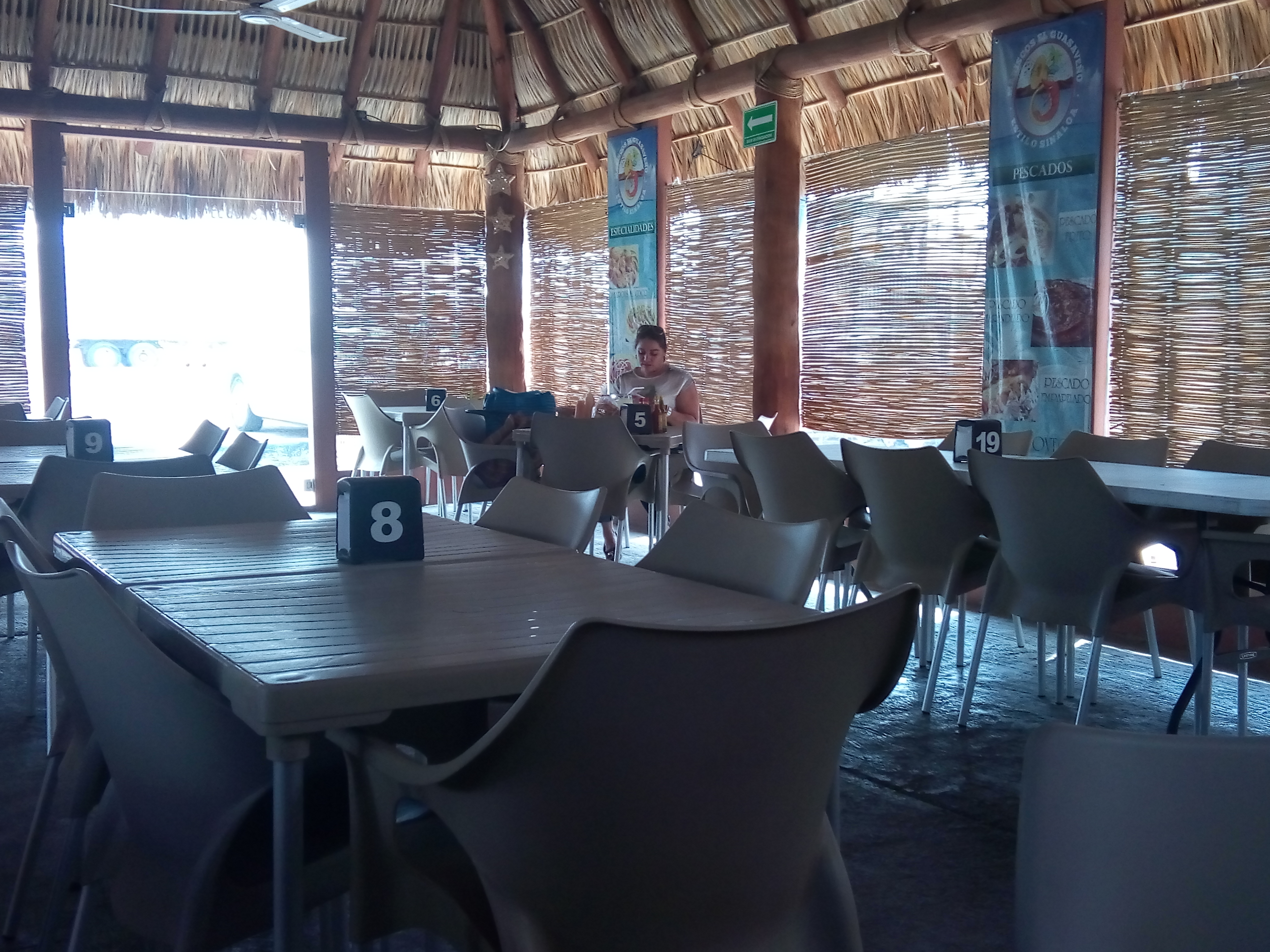 Mariscos "El Perlamar" del Compa Denis. image 1