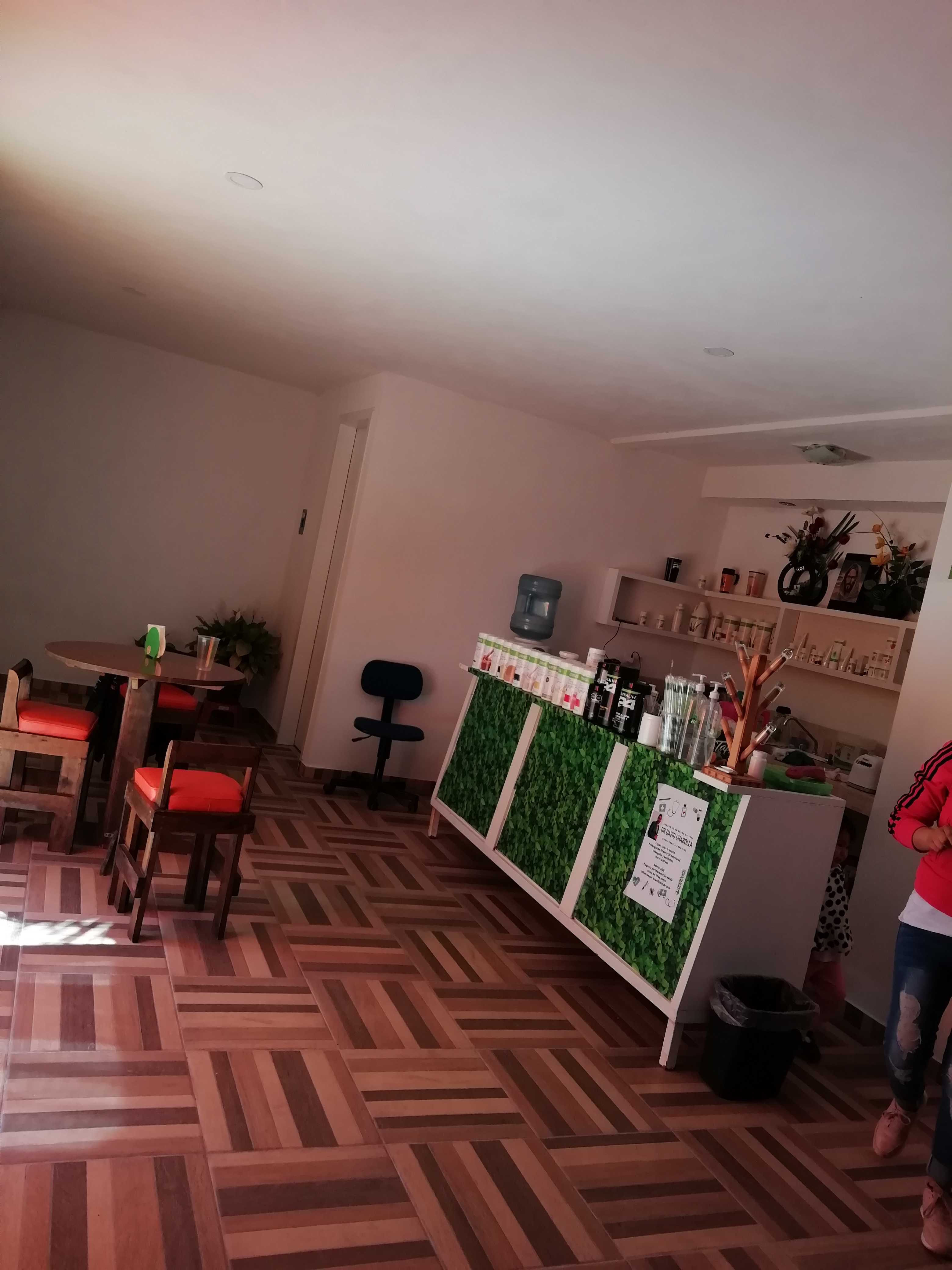 La jarra tropical luncheria's image 3