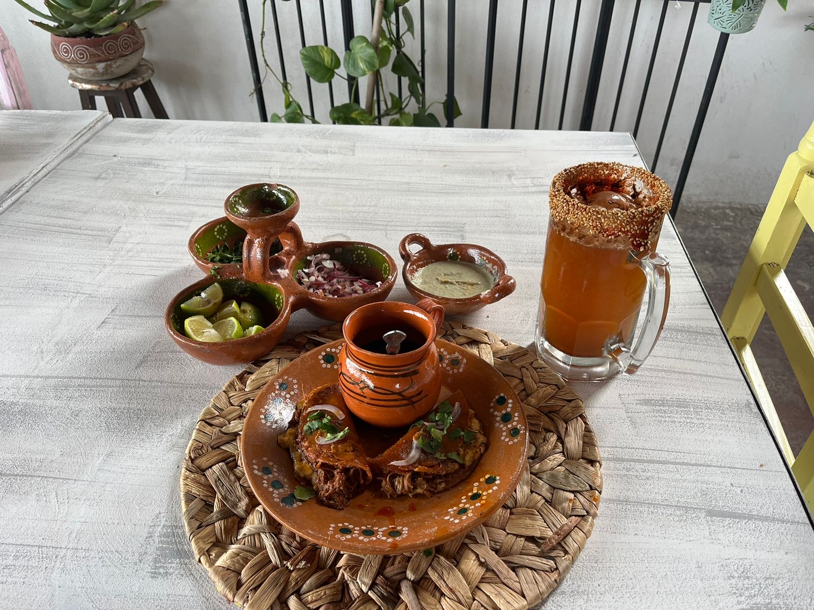 La Suculenta Salon-Restaurante-Galeria Verde image 2