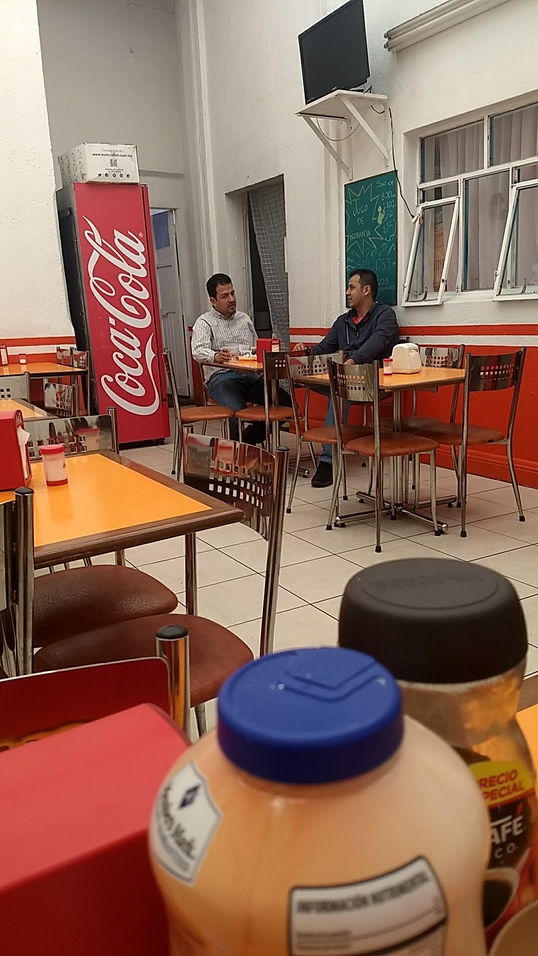 LA UNIVERSAL image 3