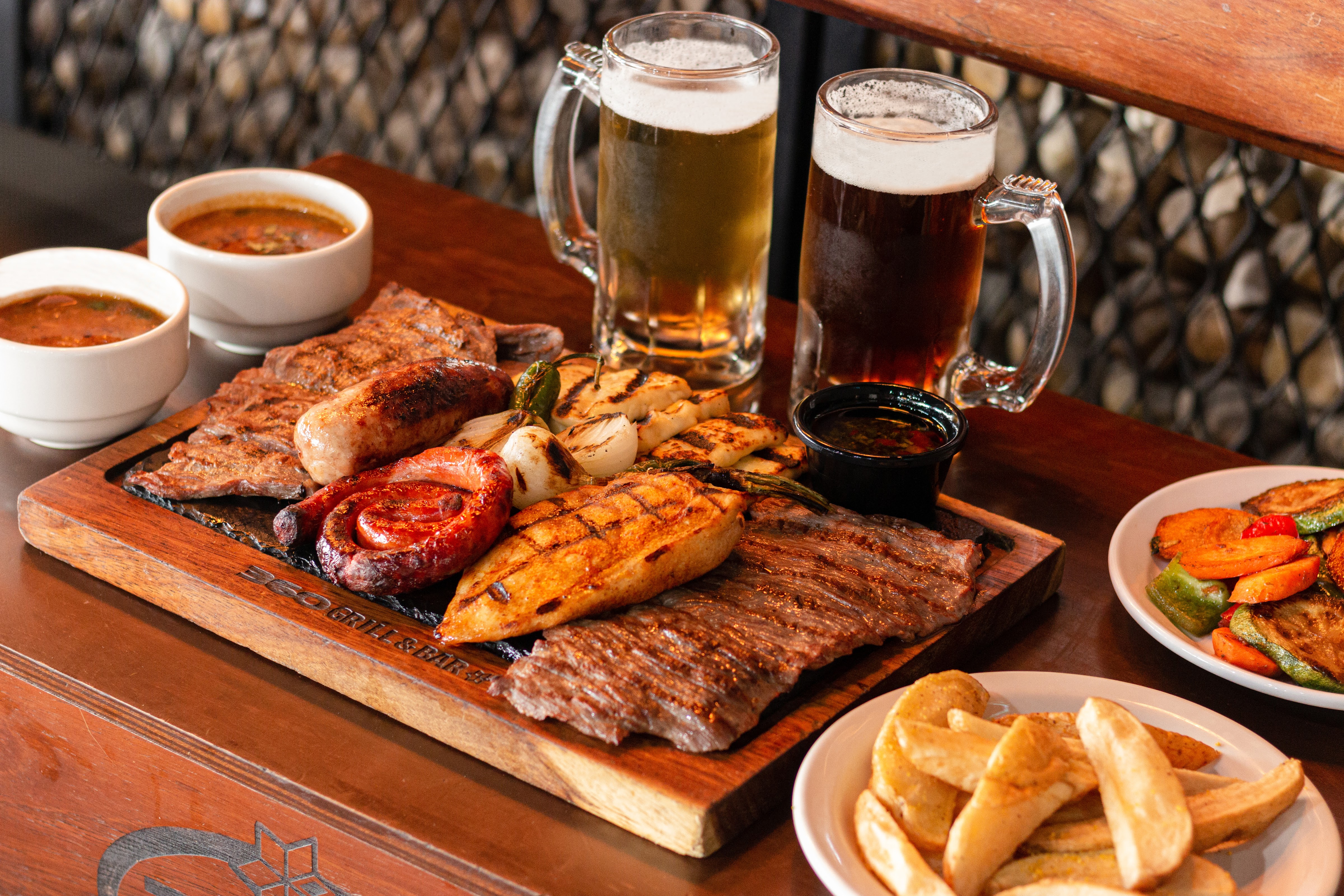 360 Grill & Bar image 2