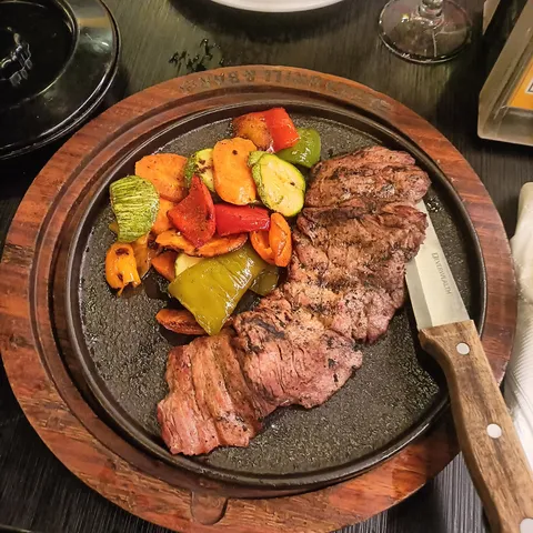 360 Grill & Bar image 7