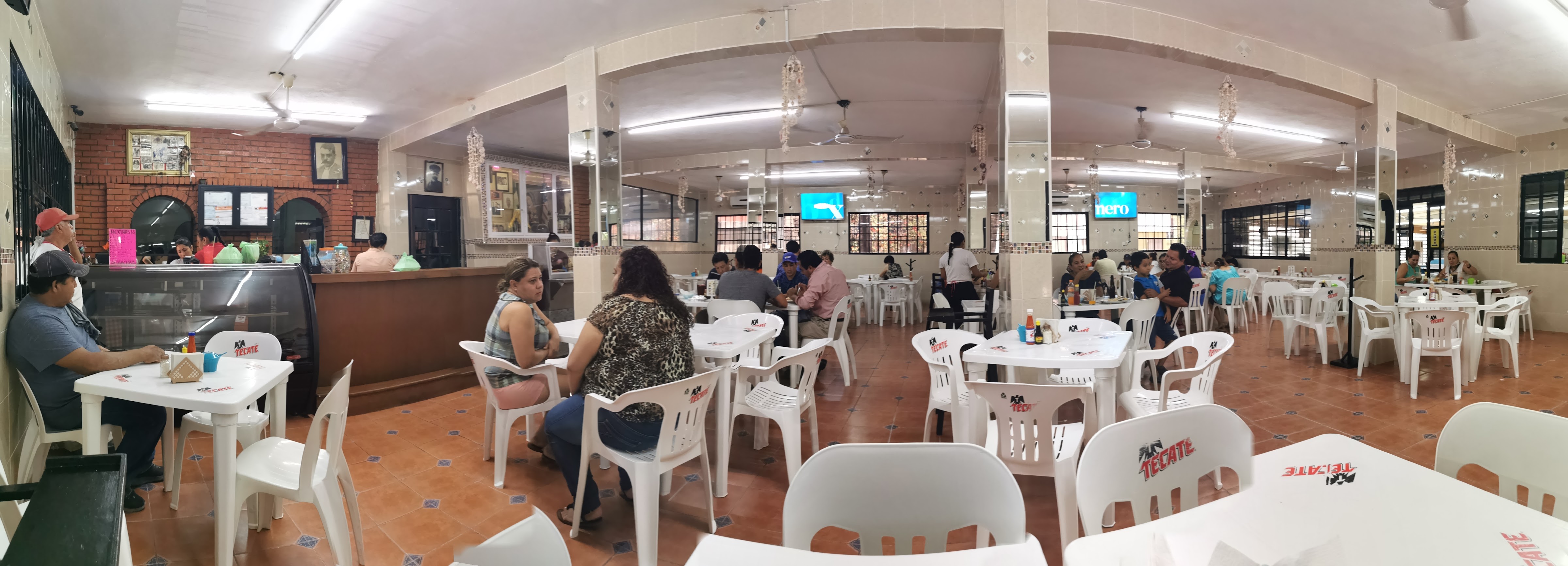 Restaurant de Mariscos "Chela" image 1