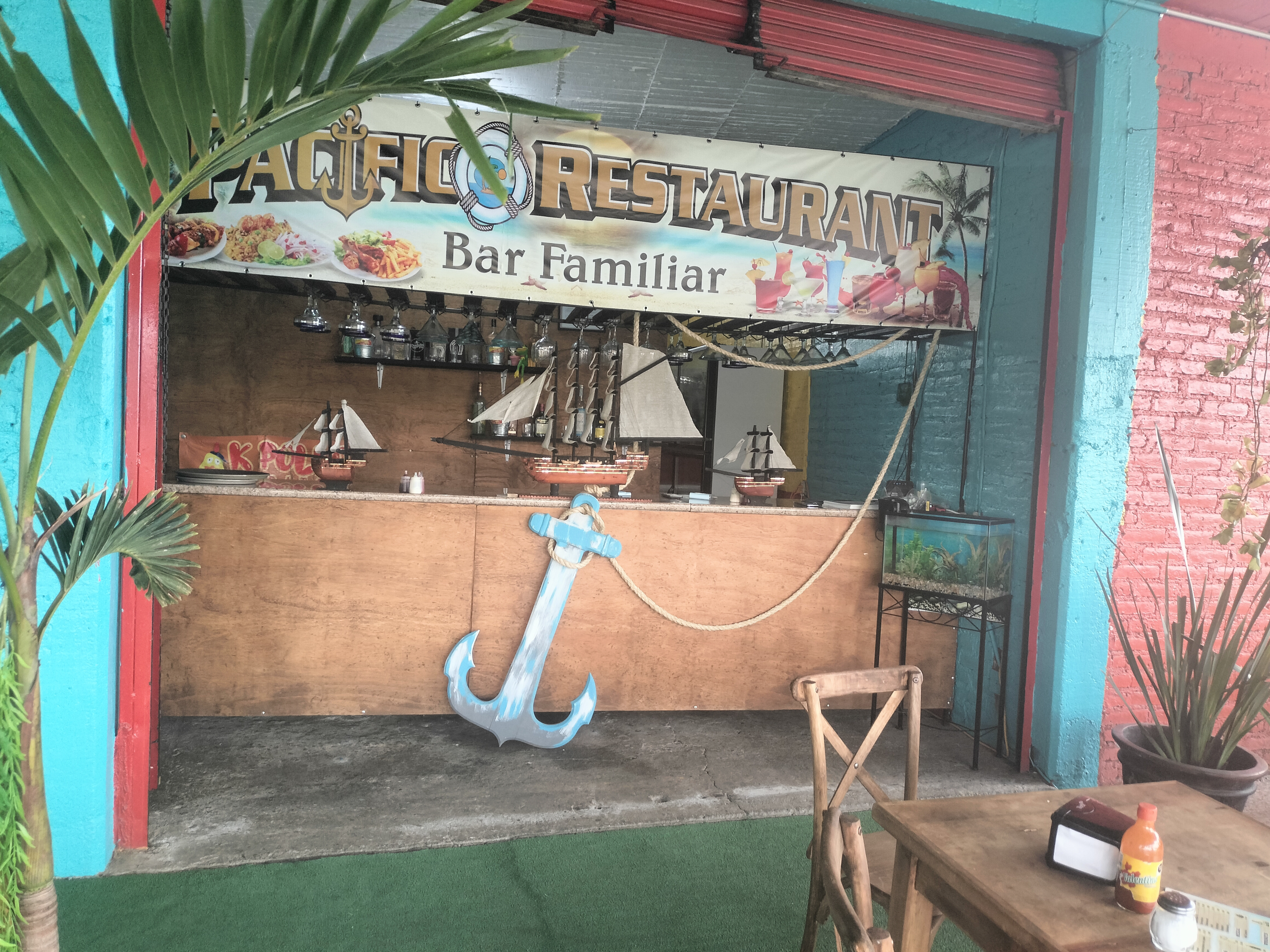 Pacific Restaurant Bar Familiar image 1