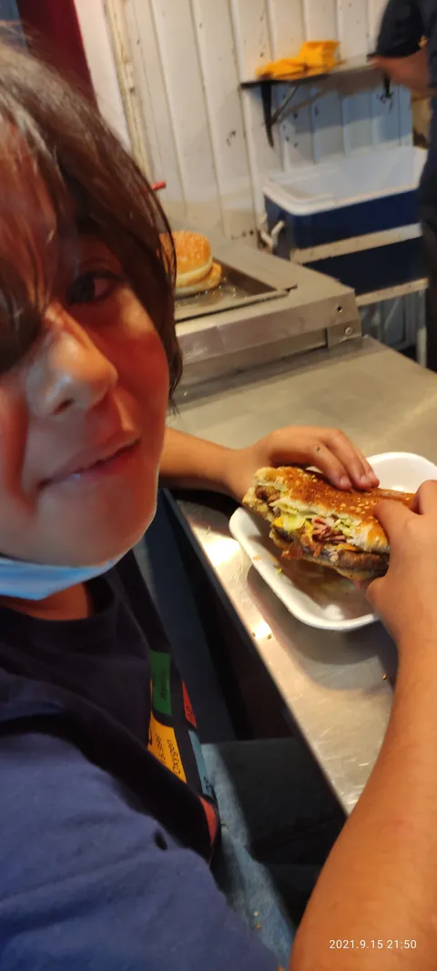 Hamburguesas Clasicas image 3