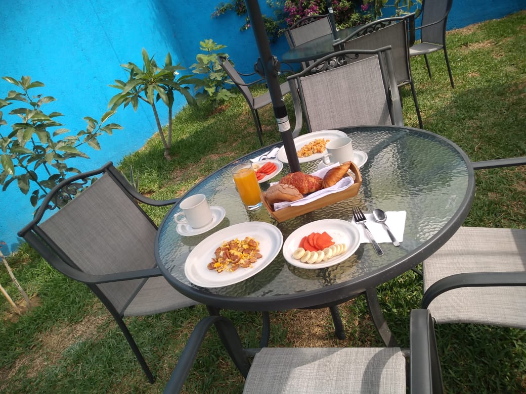 Las Mariposas image 2