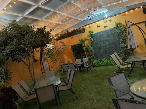 Las Mariposas image 3