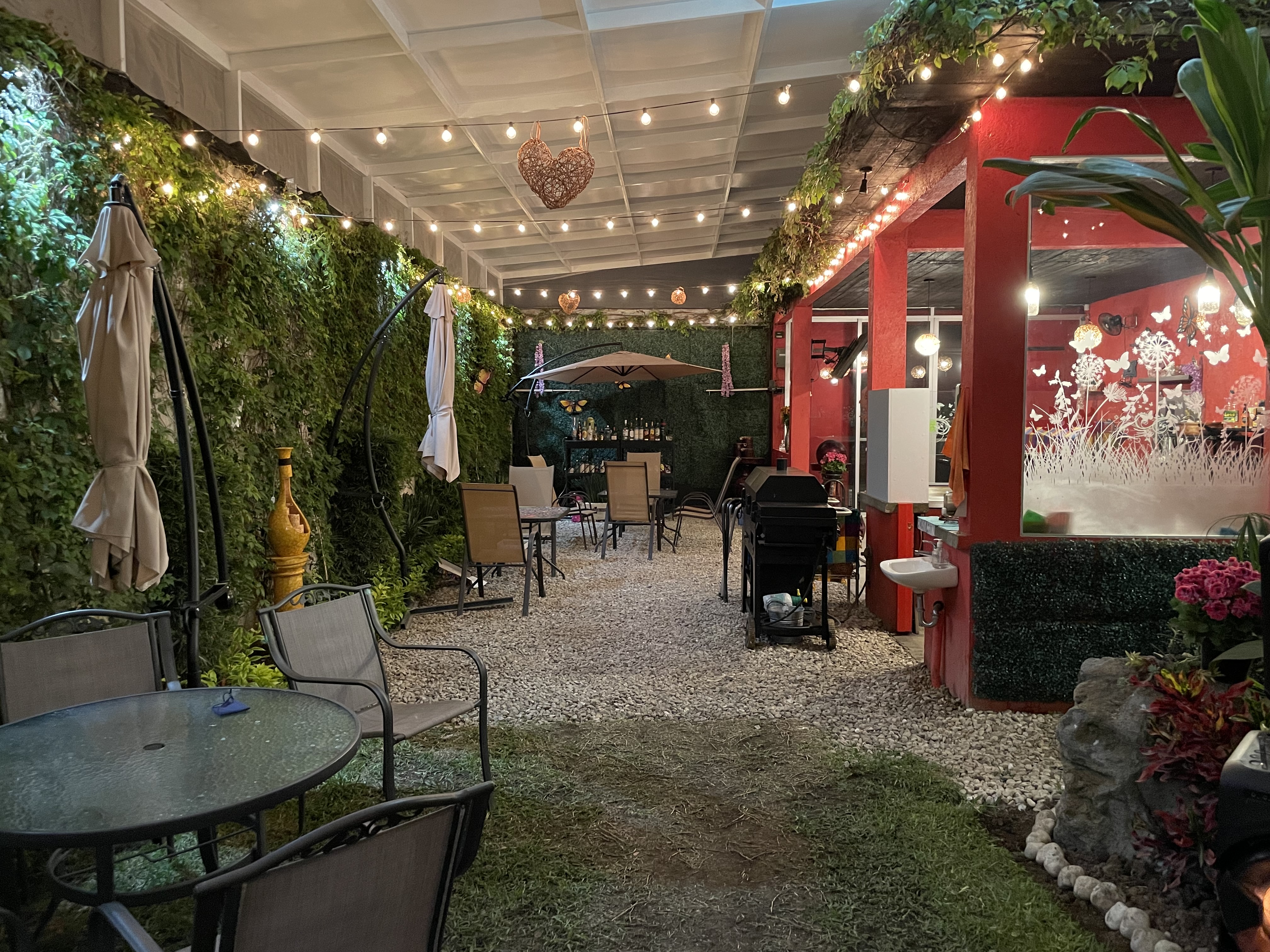 Las Mariposas image 8