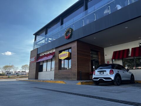 Denny's image 1