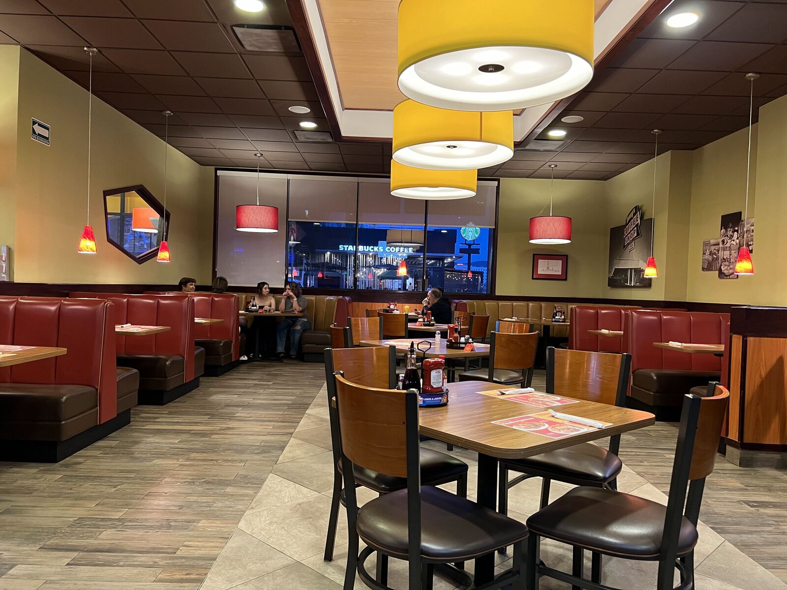 Denny's image 3