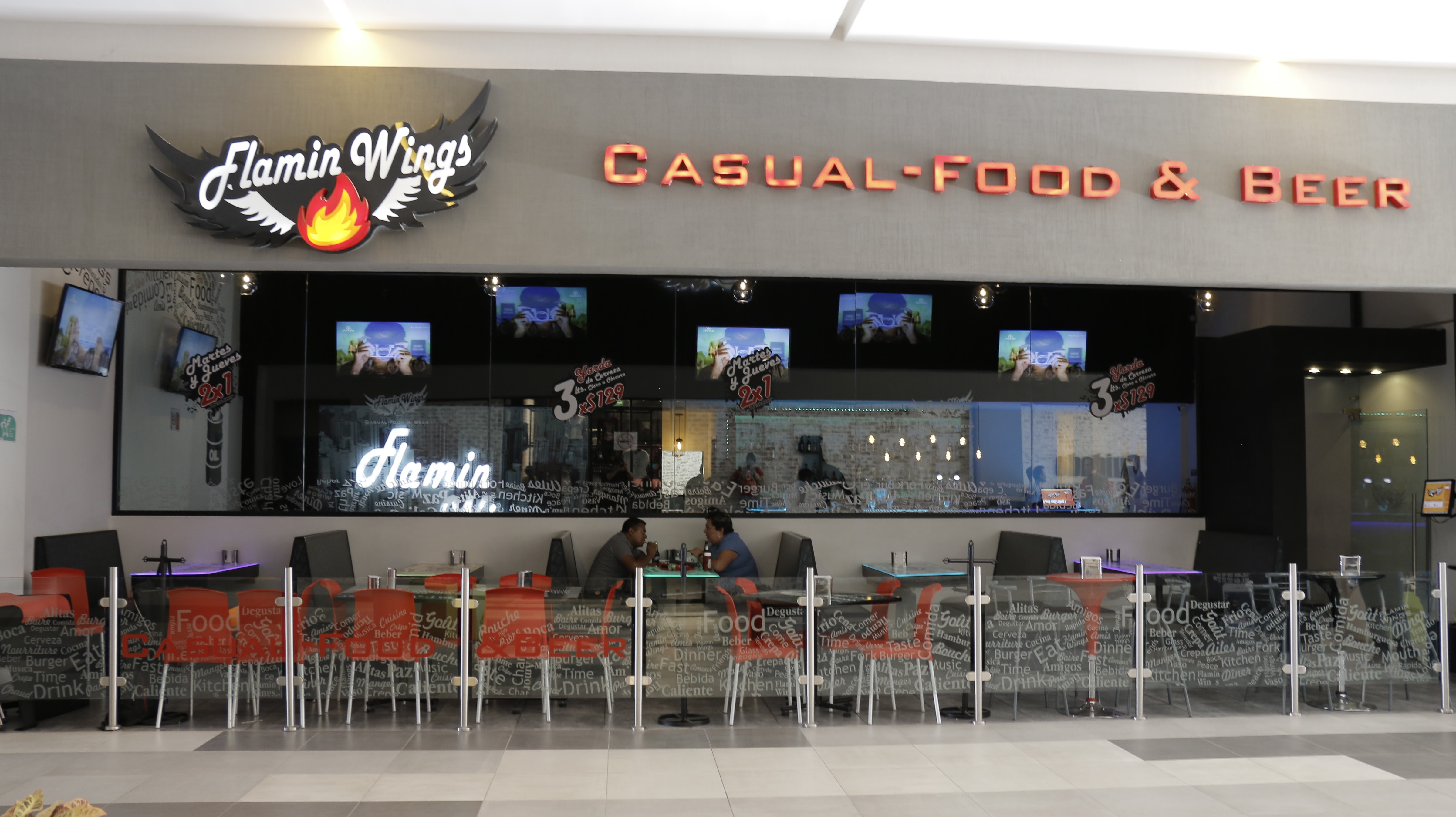 Flamin Wings Juriquilla image 1