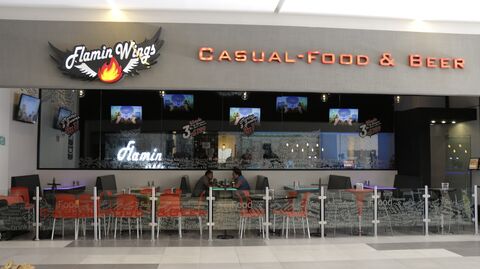 Flamin Wings Juriquilla image 1