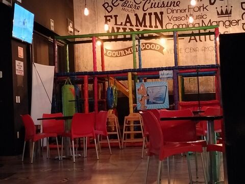 Flamin Wings Juriquilla image 6