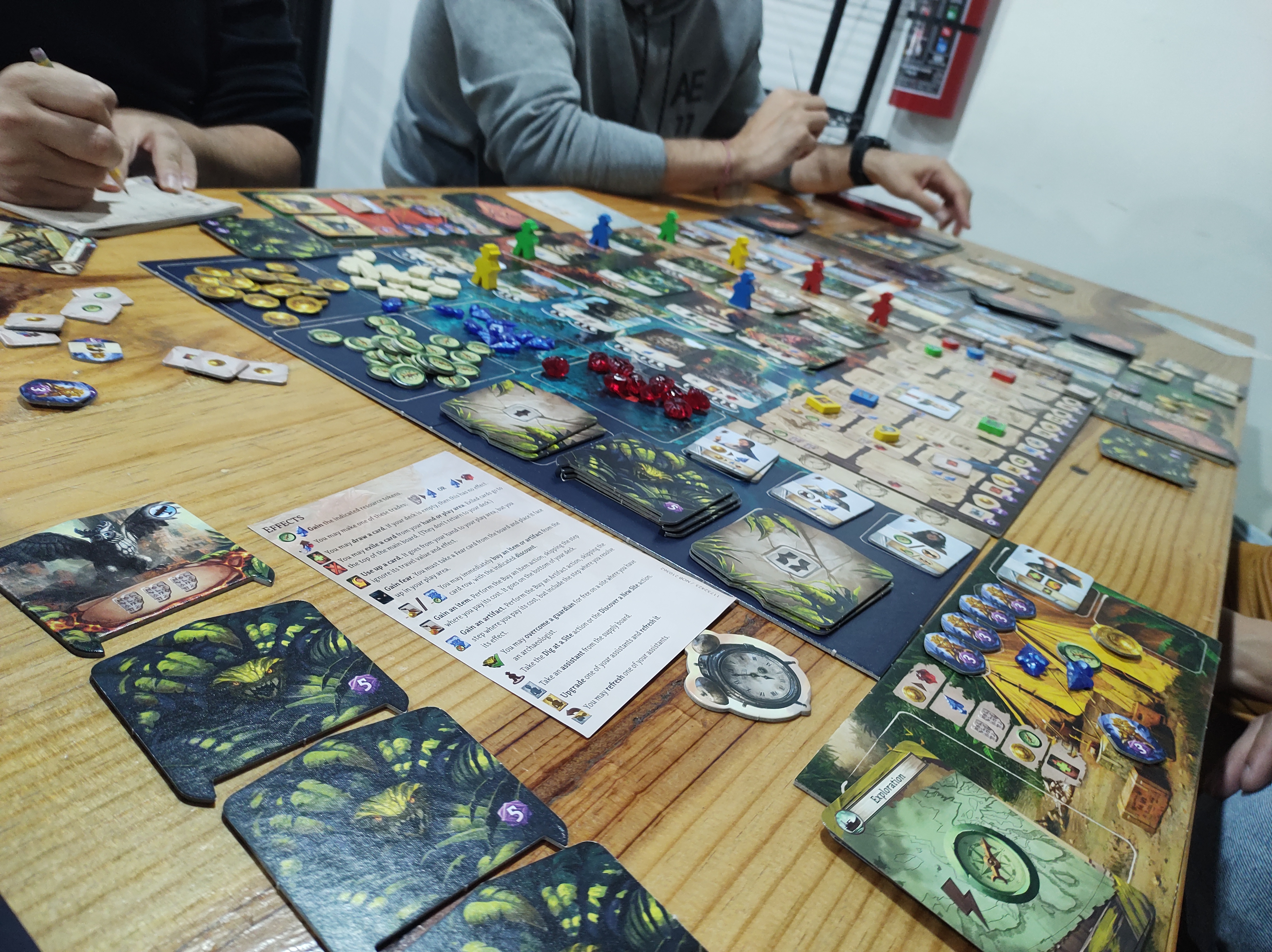 El Dragón Board Games & Grill image 4