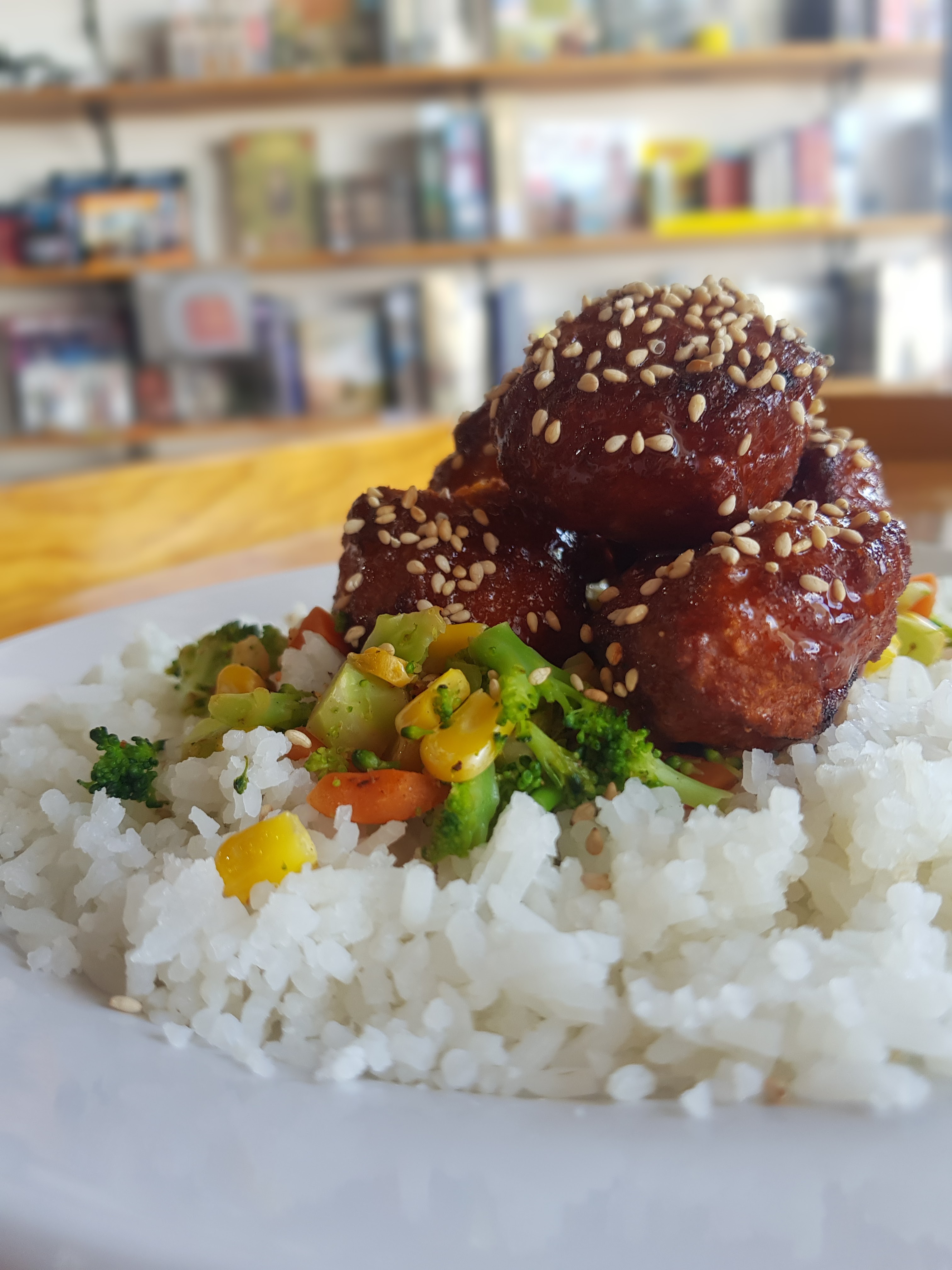 El Dragón Board Games & Grill image 9