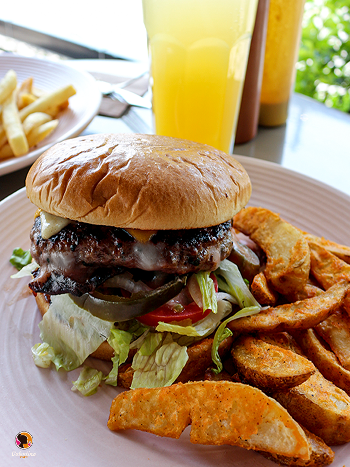 Valentina Café image 4