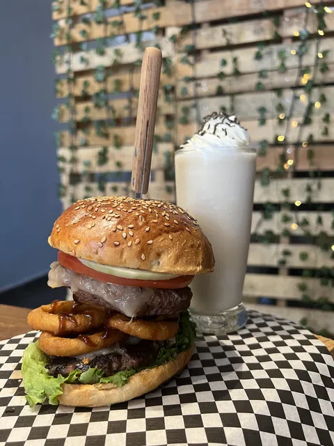 House of Burger image 2