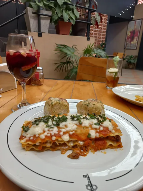 "VENERDI" RESTAURANTE BAR Y PIZZERIA. image 5