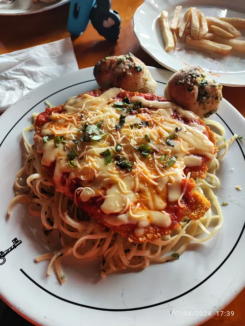 "VENERDI" RESTAURANTE BAR Y PIZZERIA. image 6