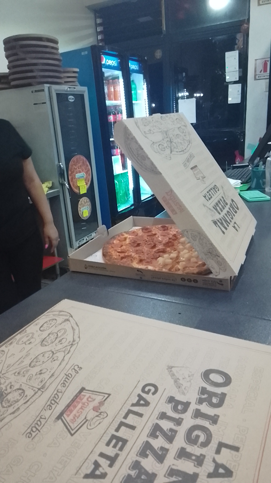 D'Gusta! Pizza image 9