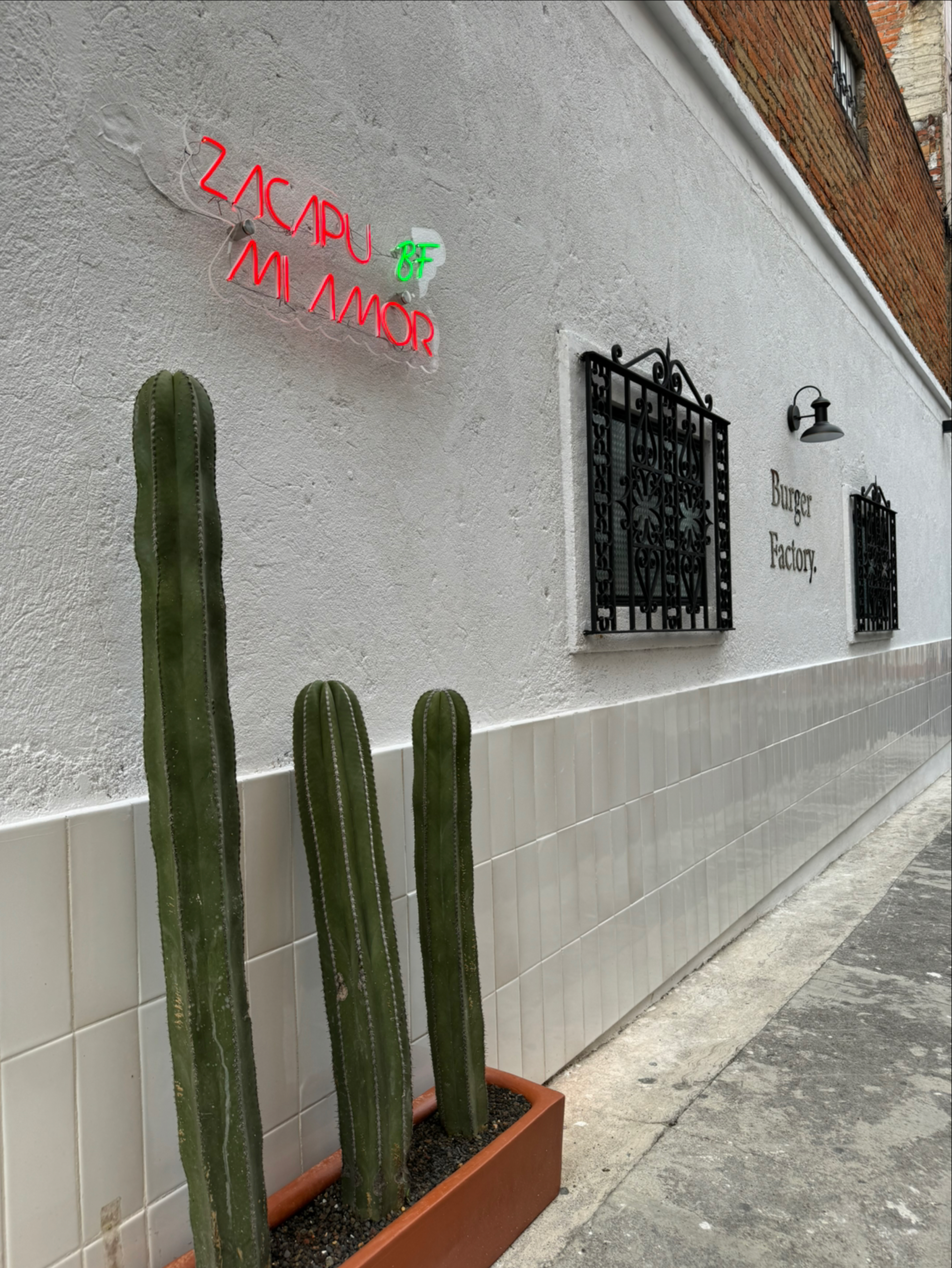 Burger Factory. image 3