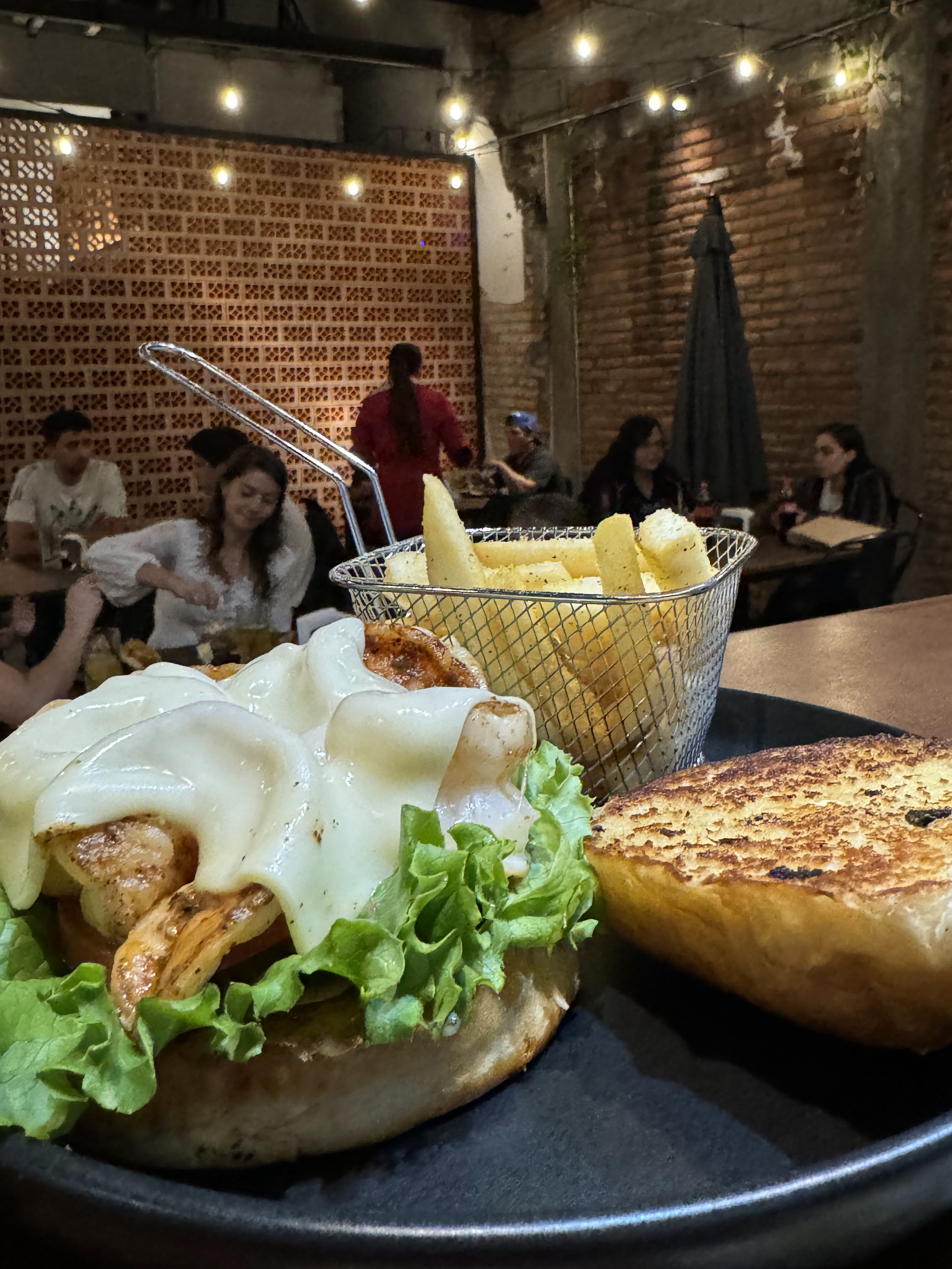 Burger Factory. image 4