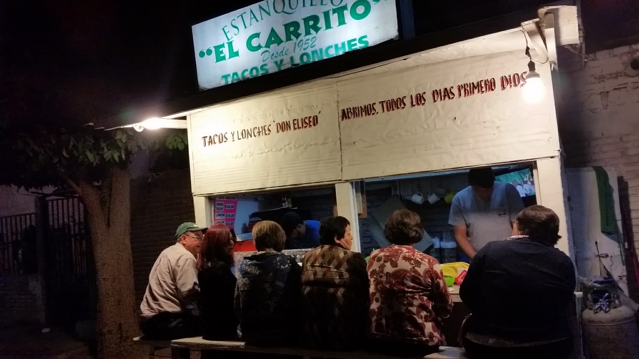 Lucios Pizza image 2