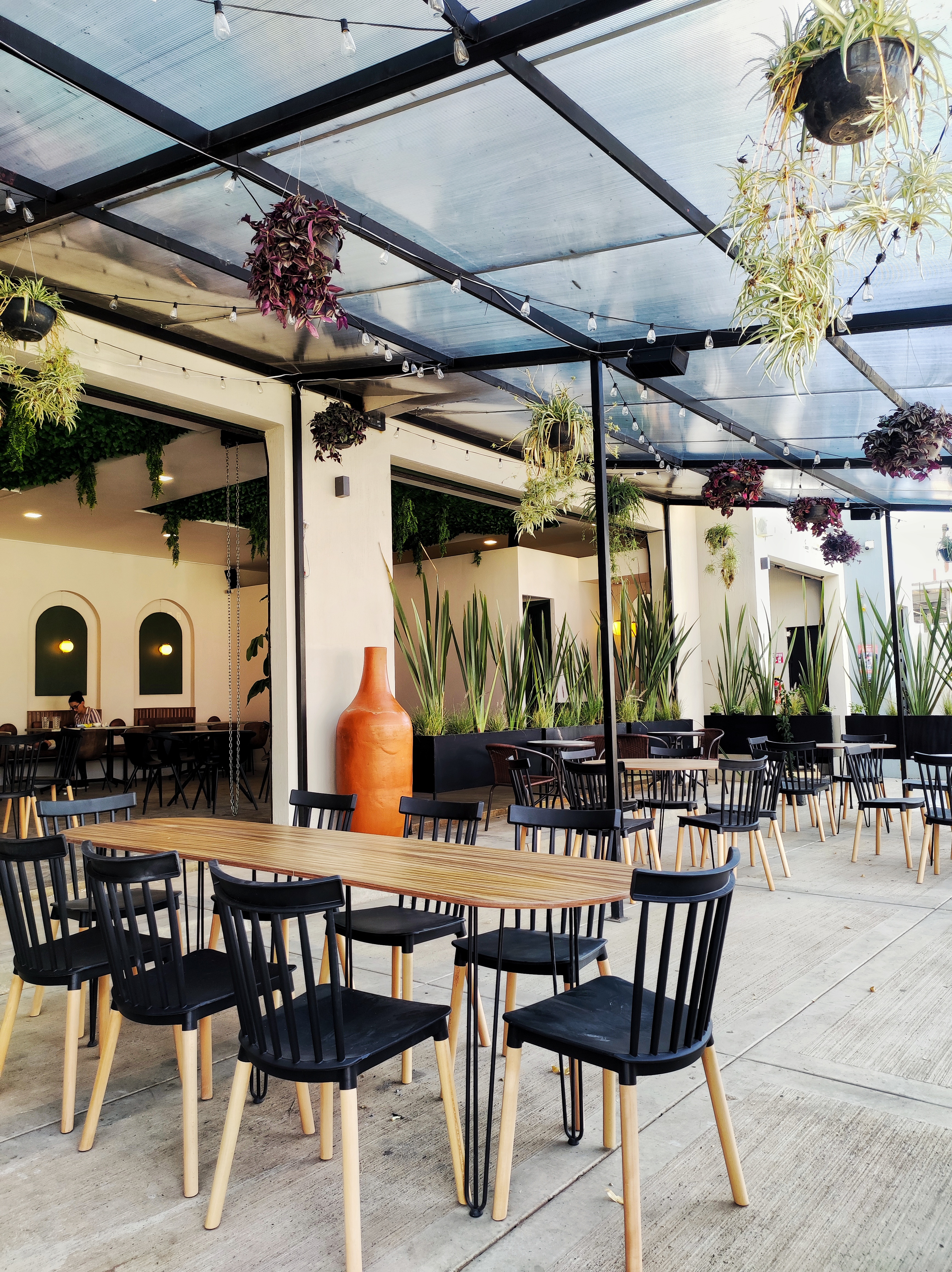 Las Flores restaurante image 5