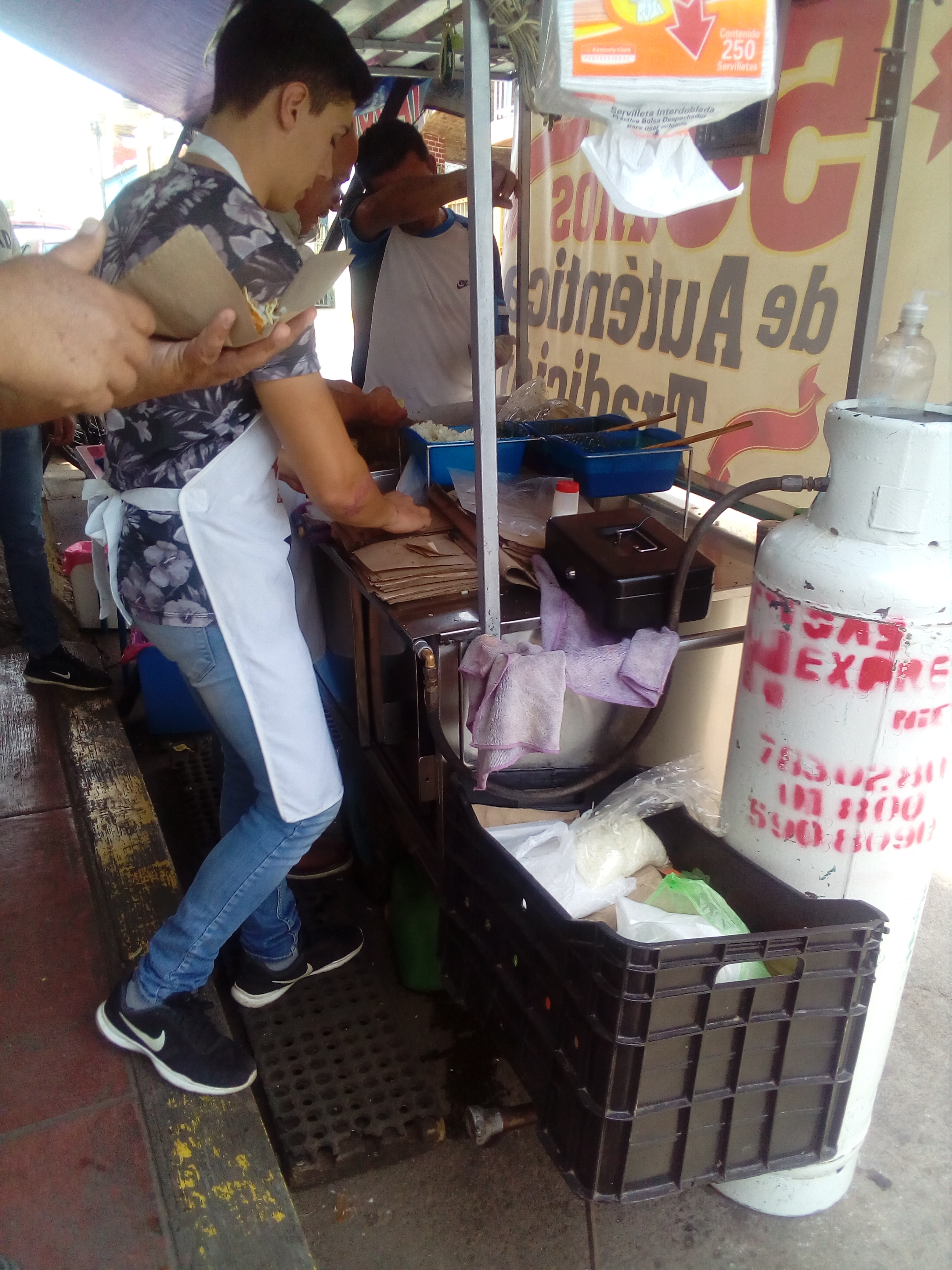 Taquería "El Papelito" image 10