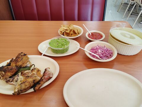 Pollo Feliz Arandas image 5