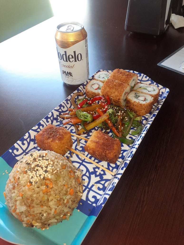 Lucky Chiken makis wings image 8