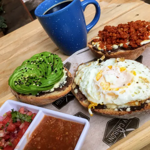 Ay Carbón! image 2