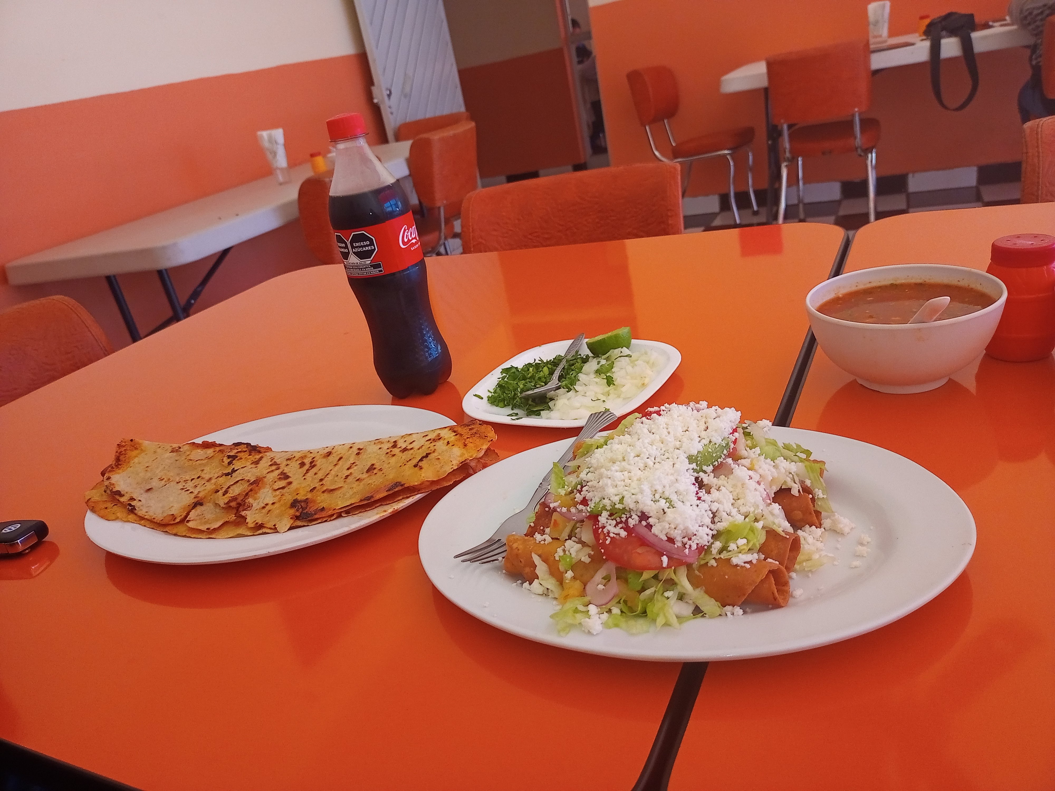 Loncheria Gaby image 5