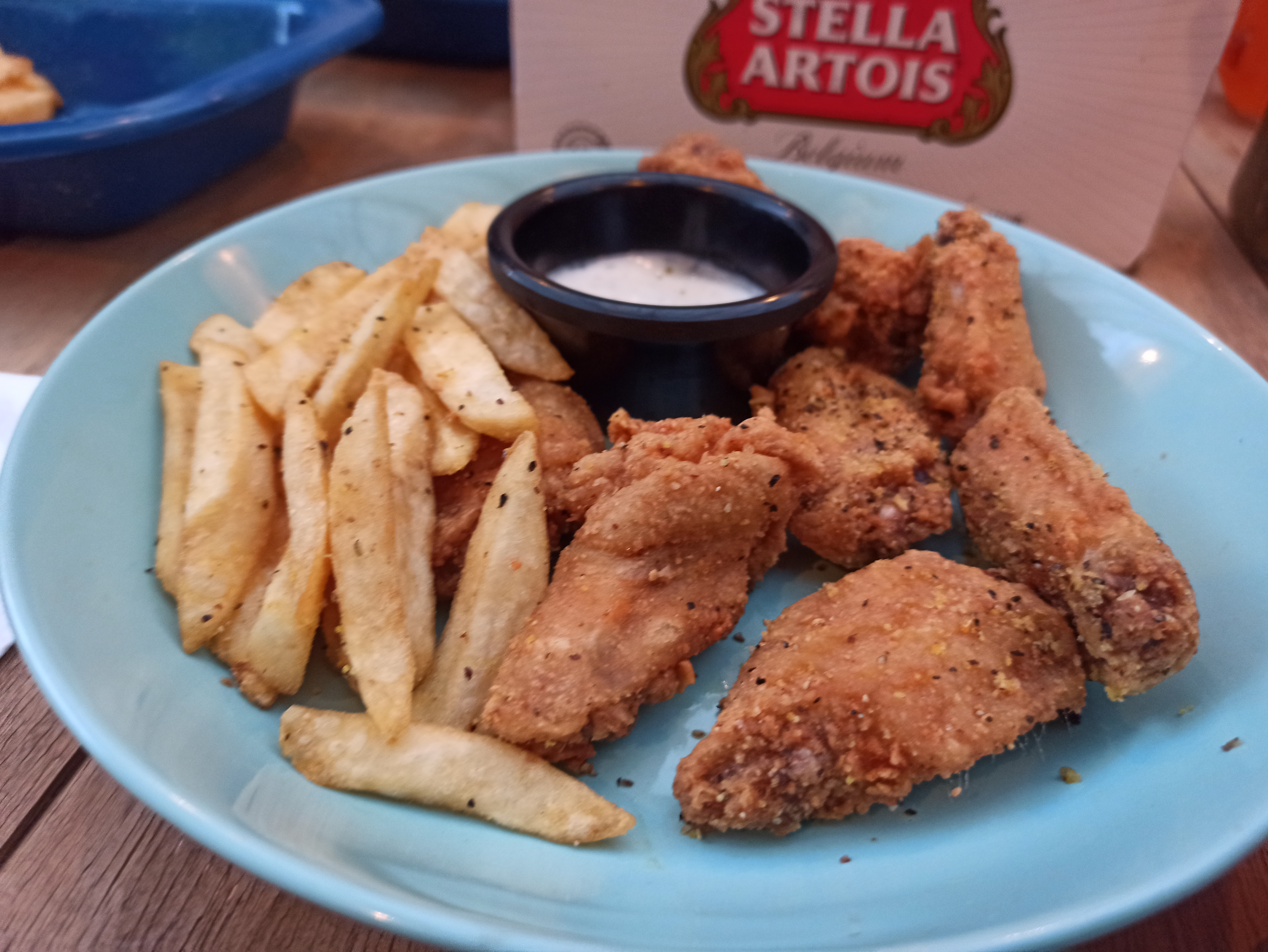 La Tribu burger house image 6