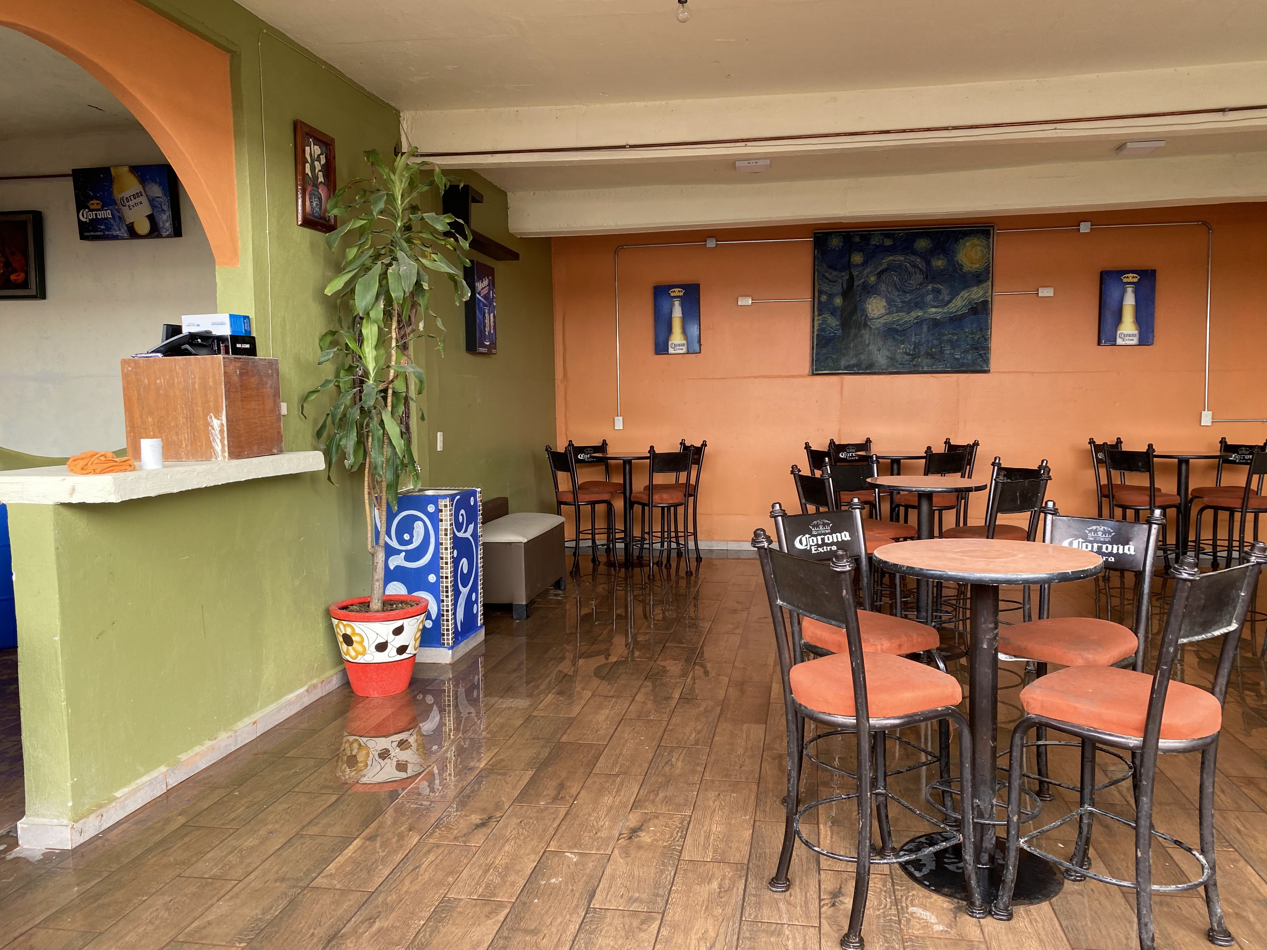 MERCADO VIEJO zona de comidas image 2