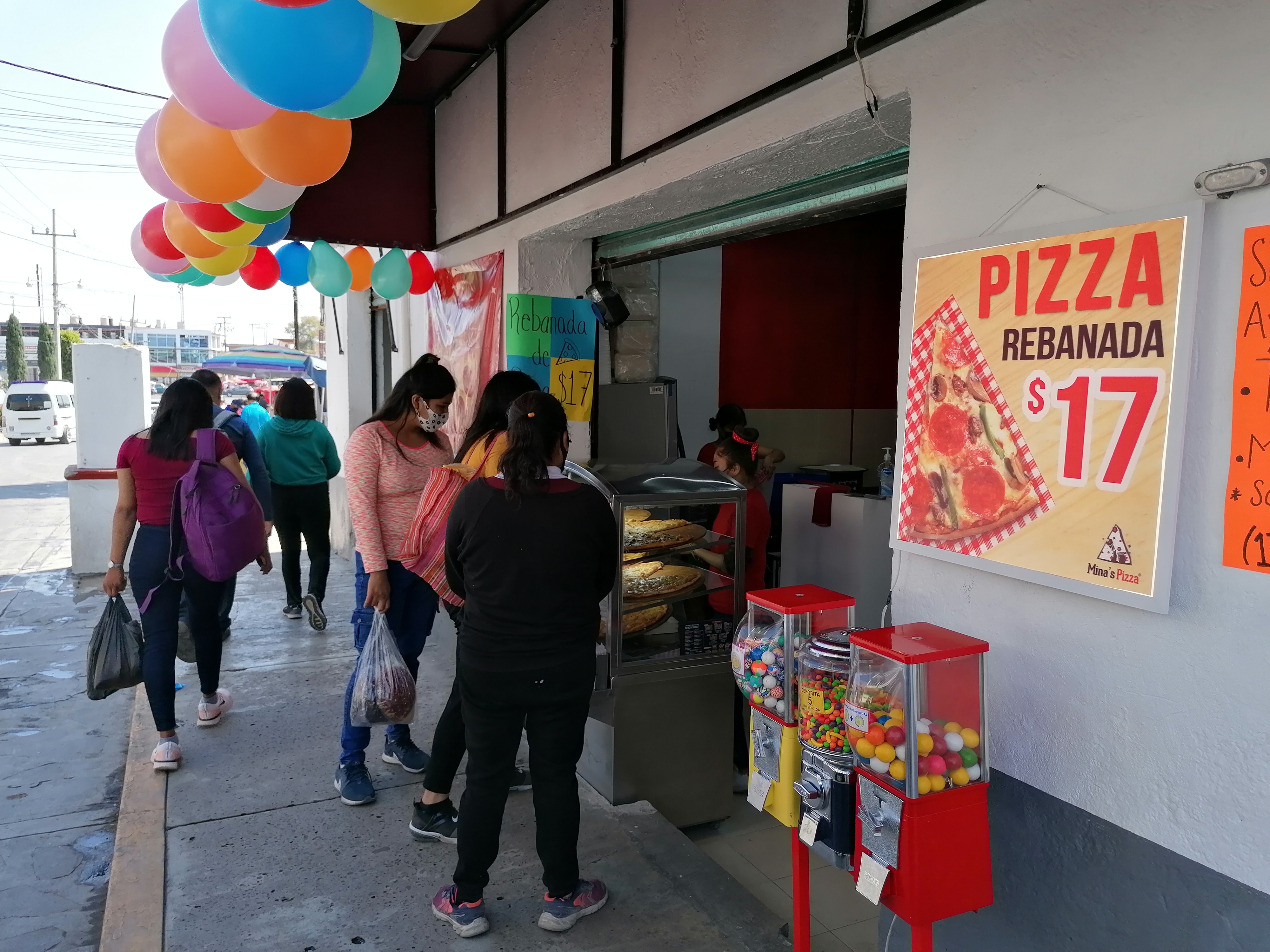 Mina's Pizza Teoloyucan image 3