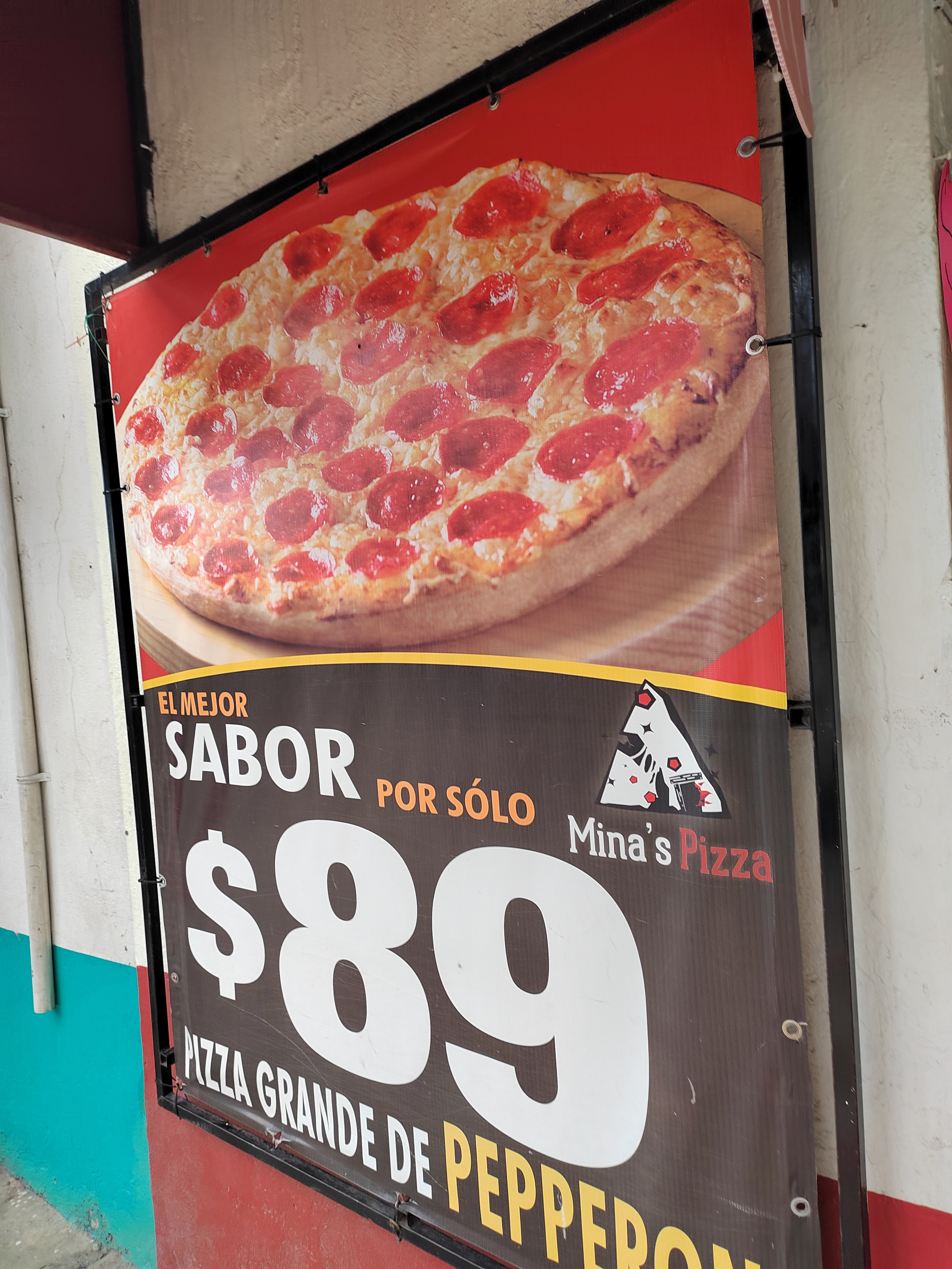 Mina's Pizza Teoloyucan image 7