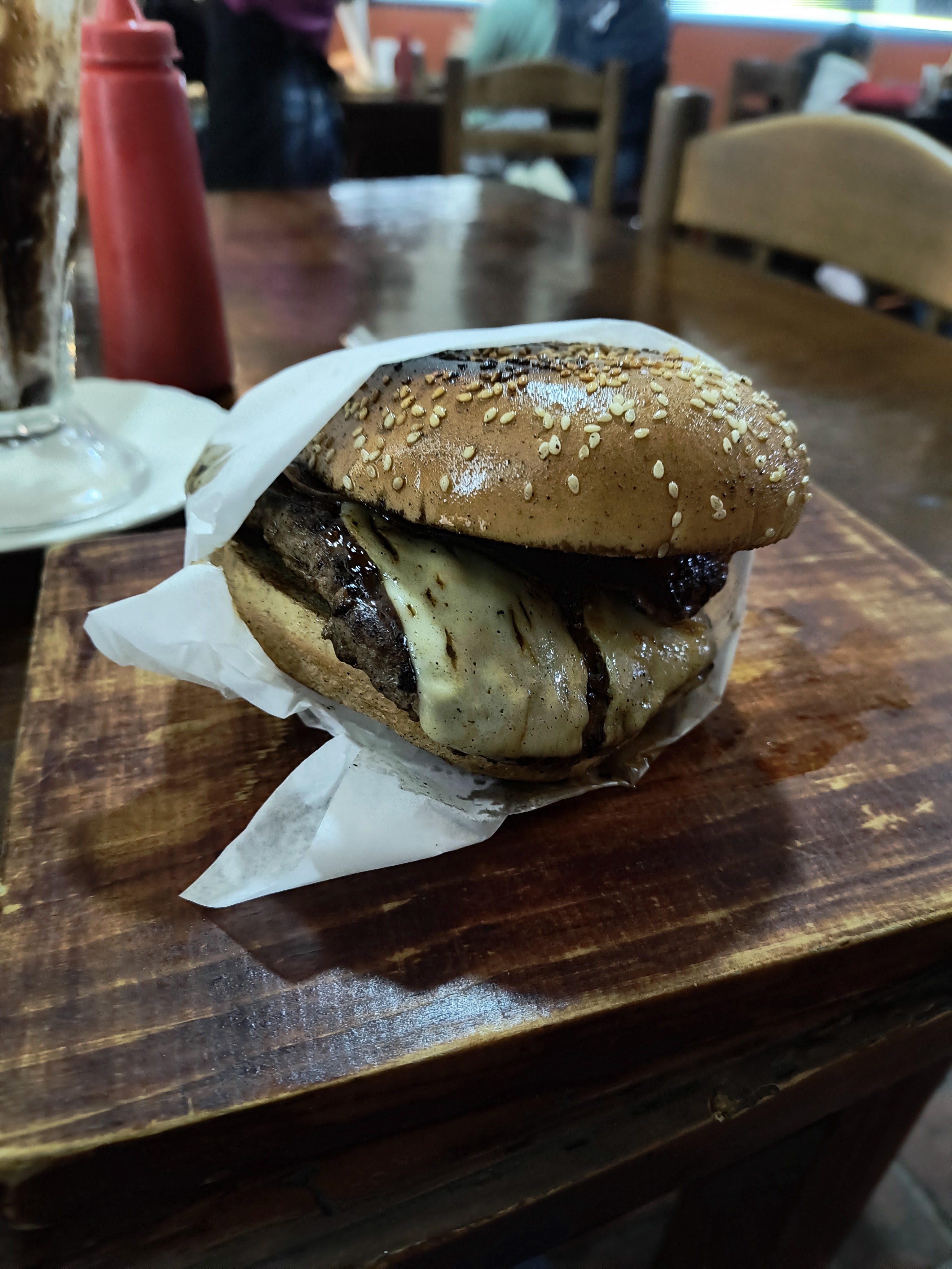 Tijuana Grill - Hamburguesas y alitas image 4