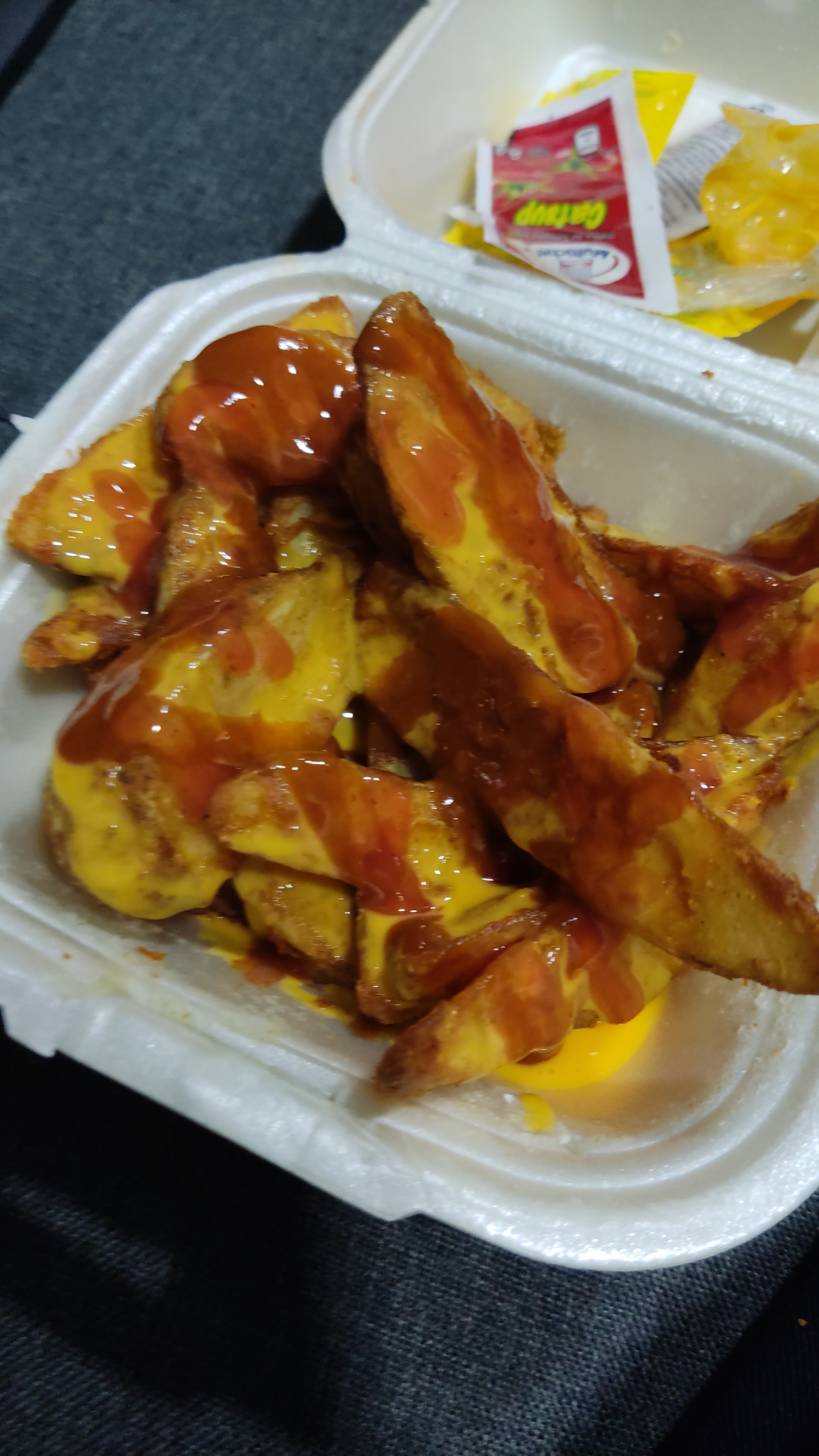 Tijuana Grill - Hamburguesas y alitas image 6