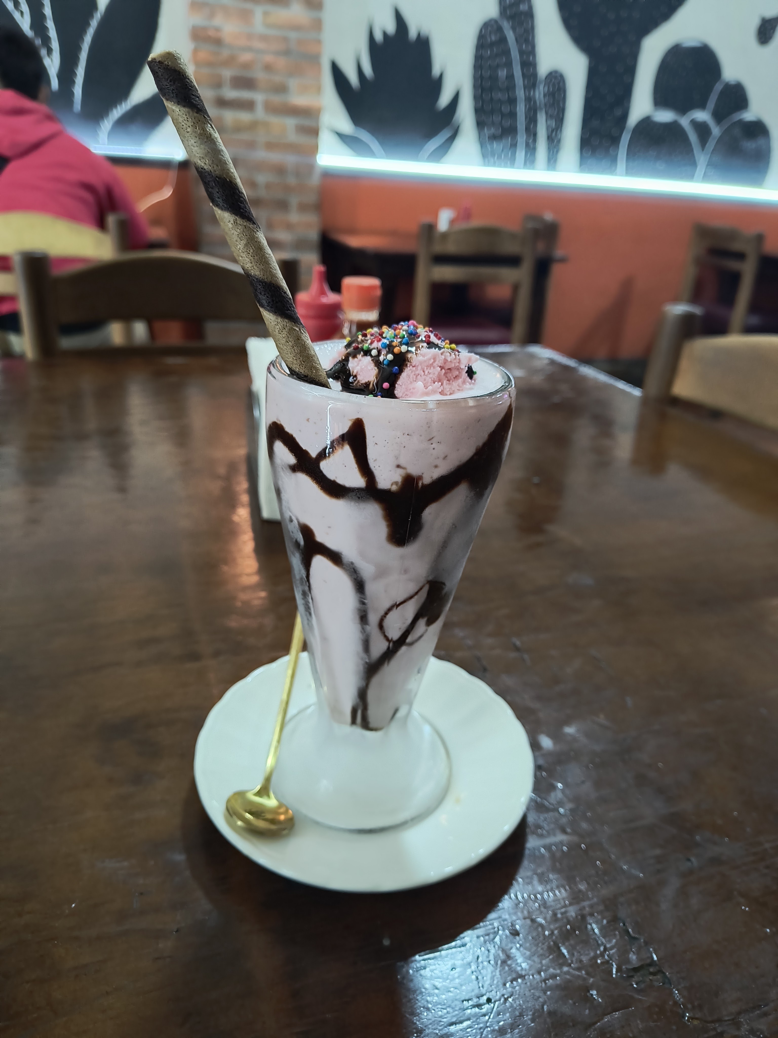 Tijuana Grill - Hamburguesas y alitas image 8