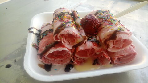DELICREAM ROLLS image 2