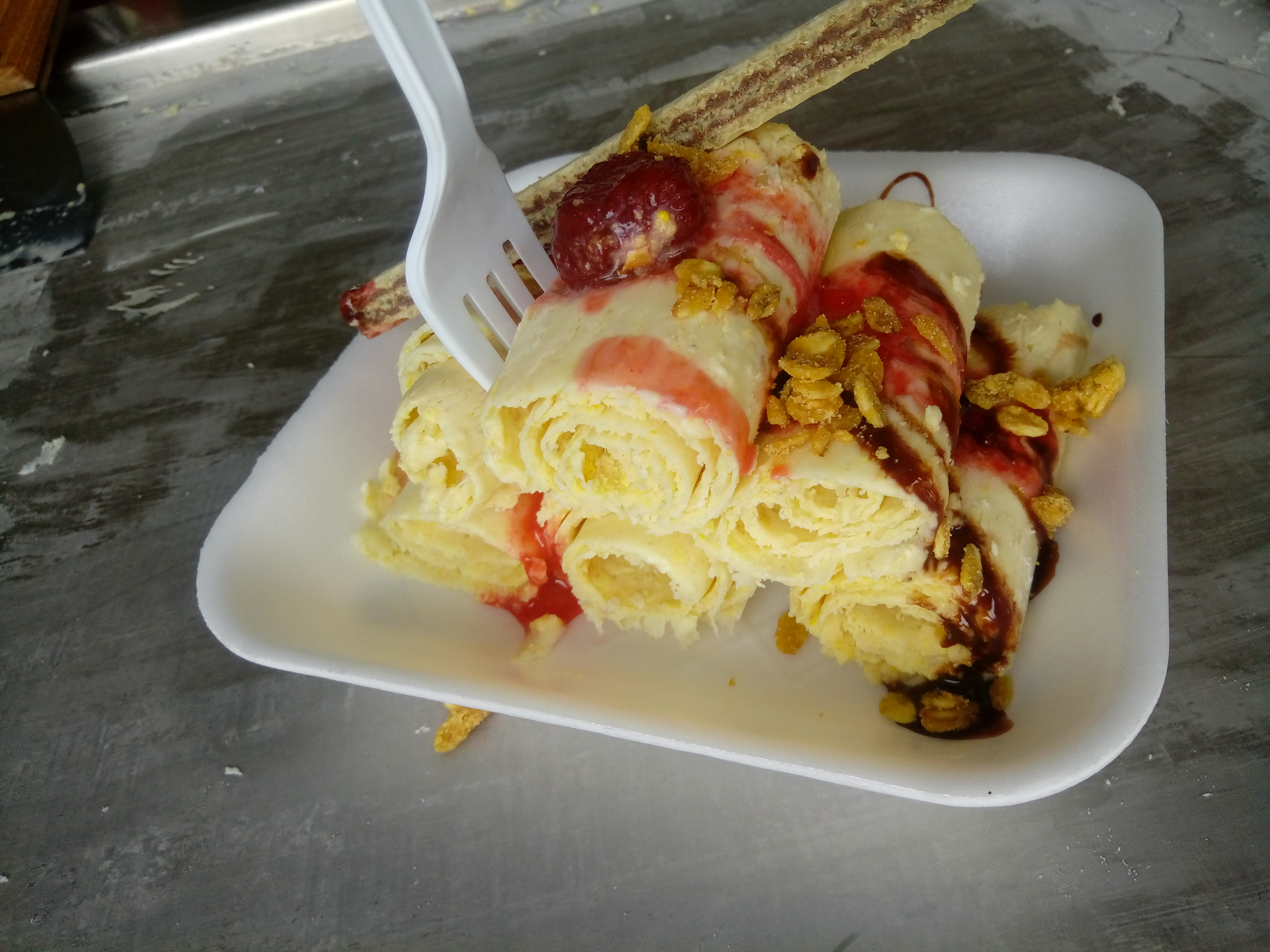 DELICREAM ROLLS image 3