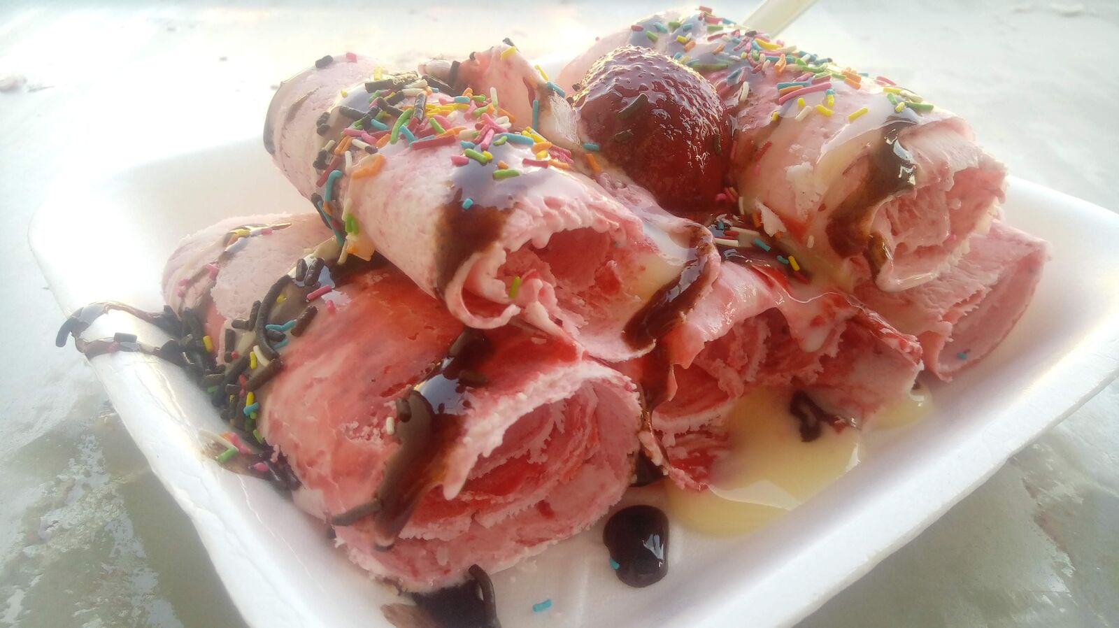 DELICREAM ROLLS image 9