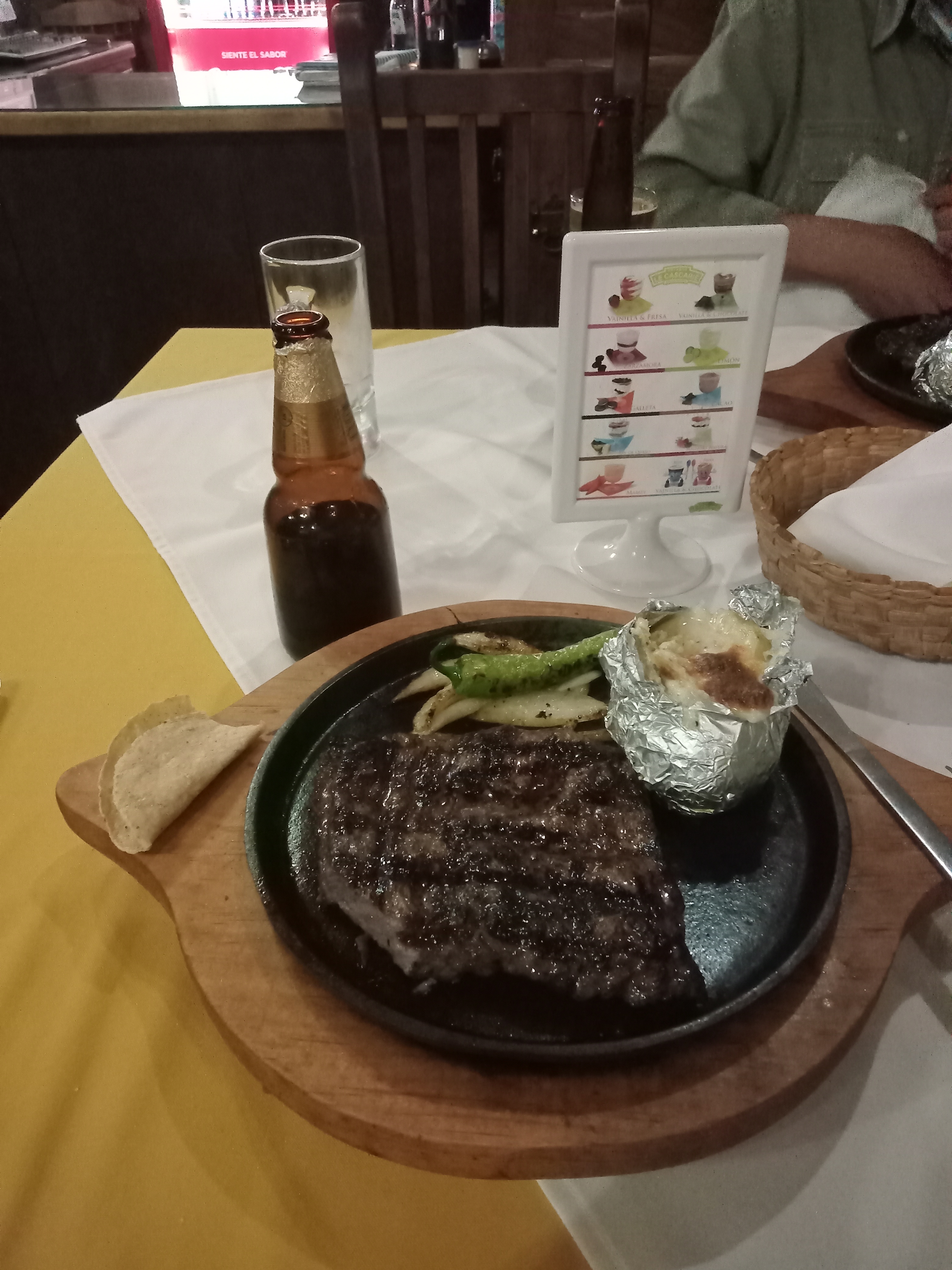 MEZQUITE Restaurant Bar image 9