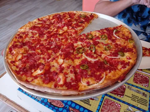 Monos Pizza image 3