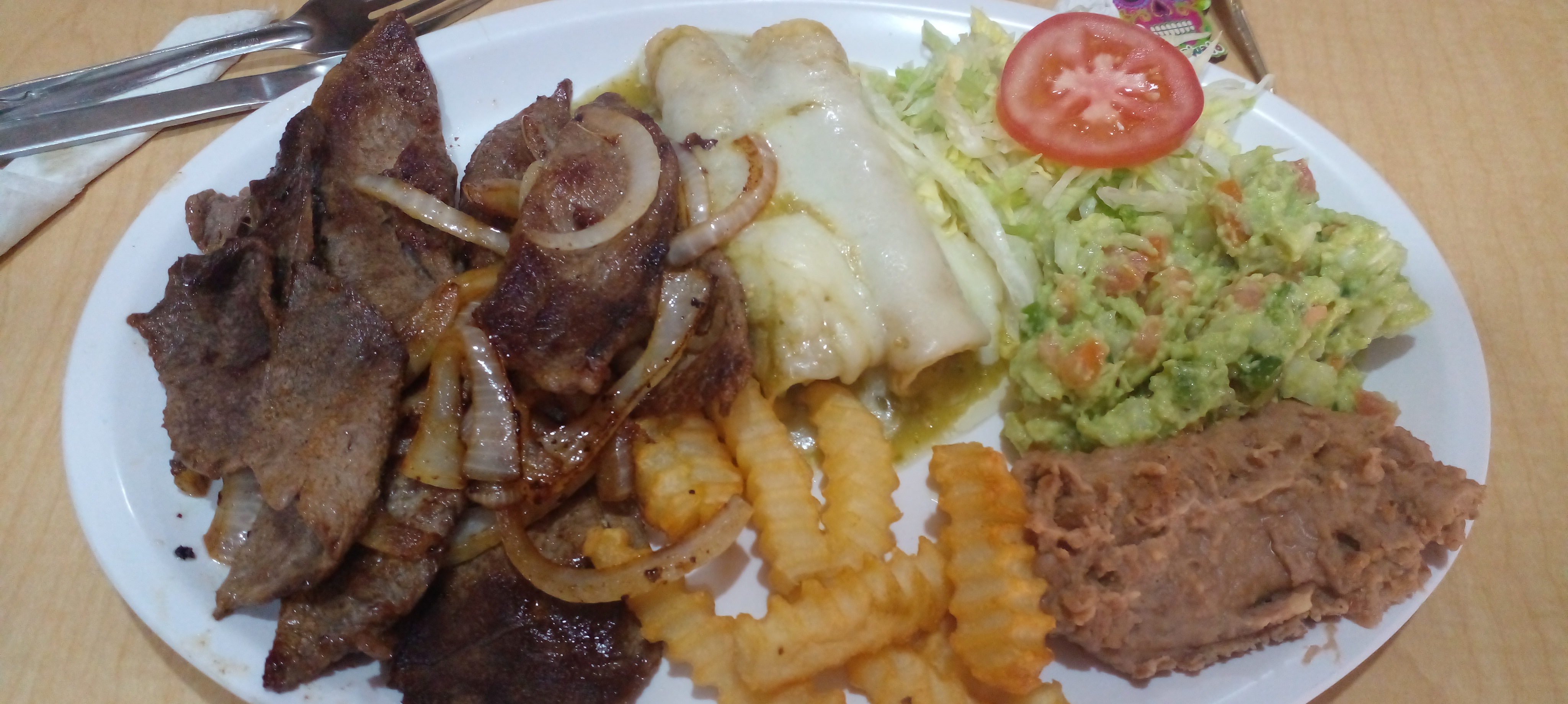 Gordolele Restaurant image 9