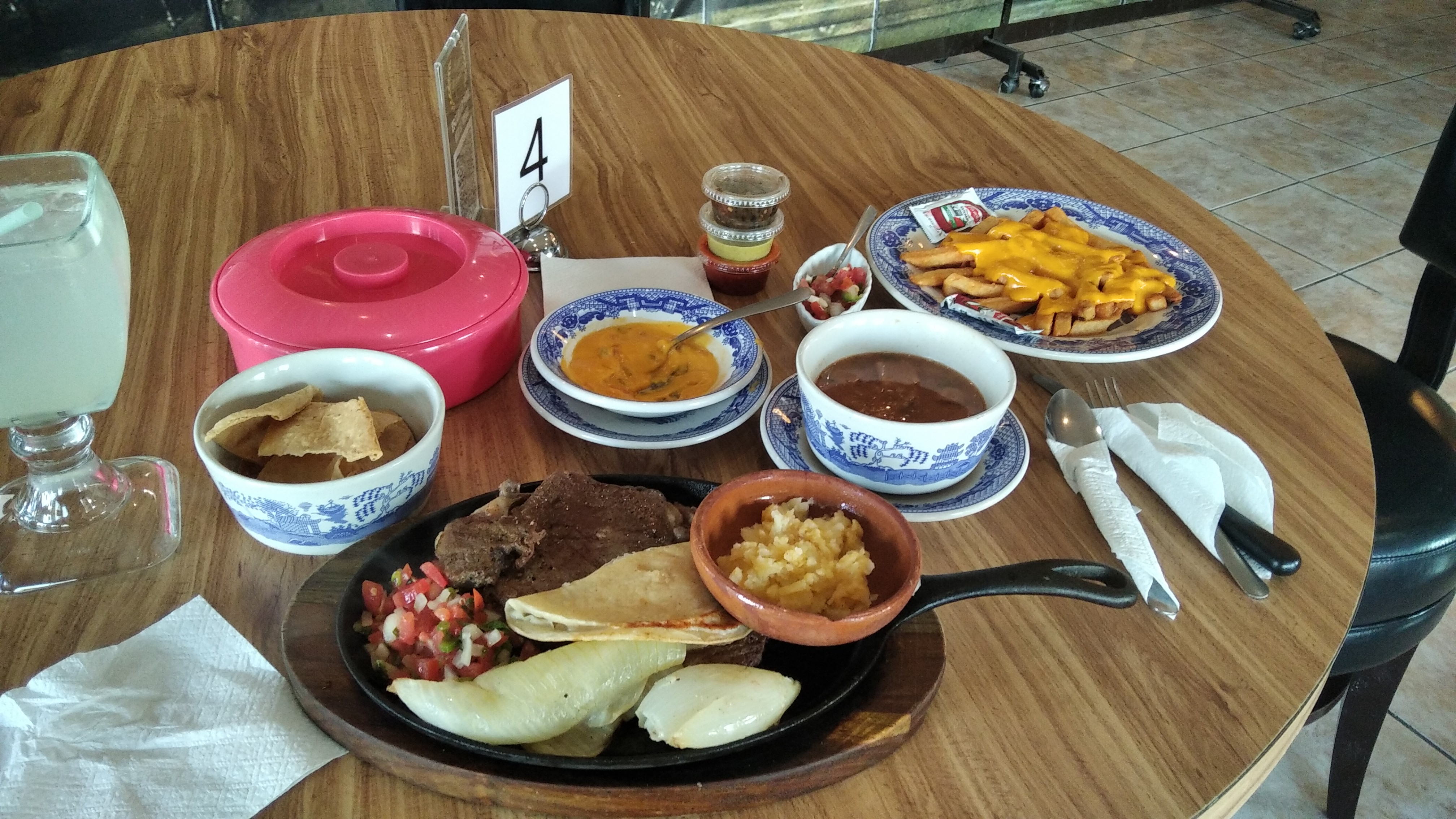 Césars Restaurant image 4