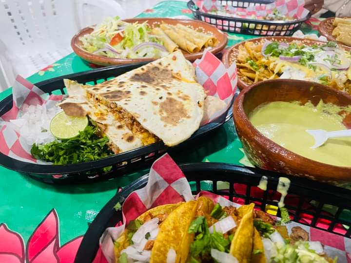 EL COMALITO Comida Casera image 9